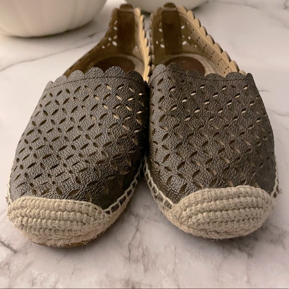 Michael Kors Alexis Perforated Espadrilles Size 6. - Picture 7 of 11
